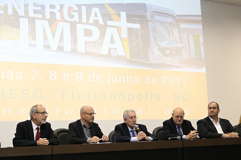 Côrte, da FIESC: Reivindicamos que a questão da energia seja considerada também como uma política industrial pela sua importância nos custos das empresas e da produção (foto: Elmar Meurer)