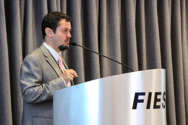 Wanderley Coelho Baptista, da CNI, falou sobre logística reversa em seminário da FIESC (foto: Heraldo Carnieri)
