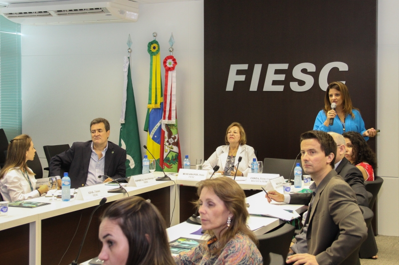 Informações foram apresentadas por representantes da receita durante reunião da Câmara de Comércio Exterior da FIESC