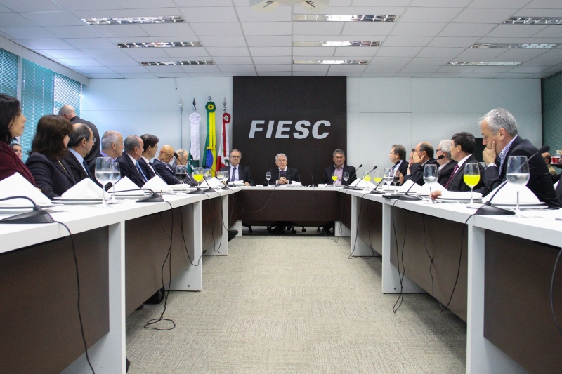 Reunião entre as Federações Empresariais e o Fórum Parlamentar foi realizada nesta segunda-feira (2), na FIESC (foto: Filipe Scotti)